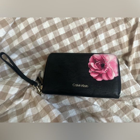 Calvin Klein Travel Wallet - Picture 2 of 5